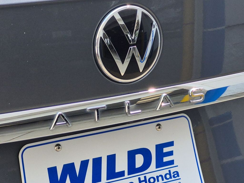 Thumbnail: 2022 Volkswagen Atlas - 25