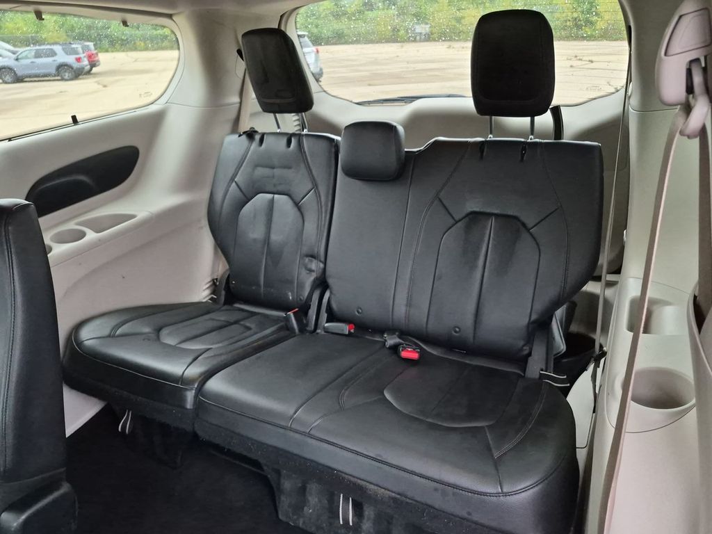 Thumbnail: 2017 Chrysler Pacifica - 26