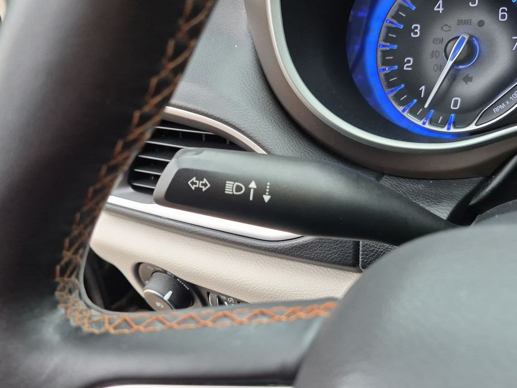 Thumbnail: 2017 Chrysler Pacifica - 29