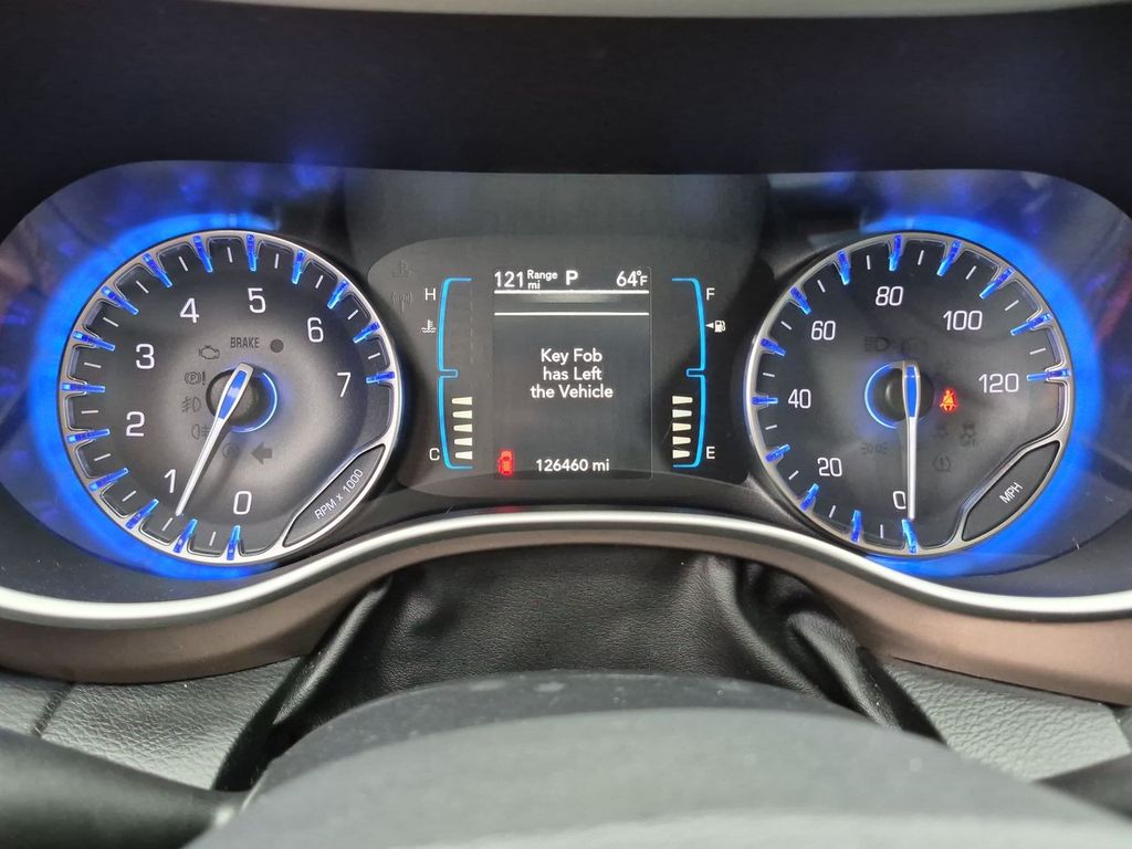 Thumbnail: 2017 Chrysler Pacifica - 15
