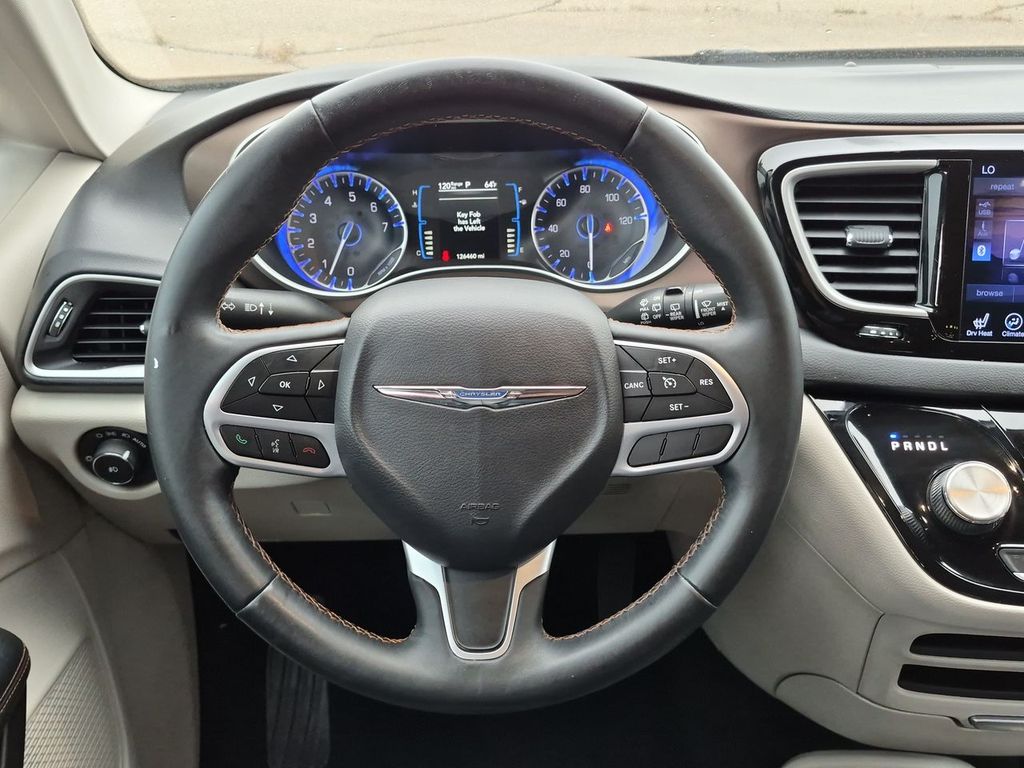 Thumbnail: 2017 Chrysler Pacifica - 13