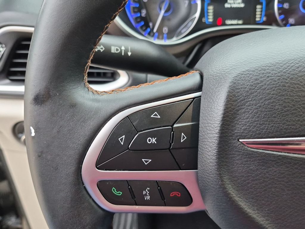 Thumbnail: 2017 Chrysler Pacifica - 27