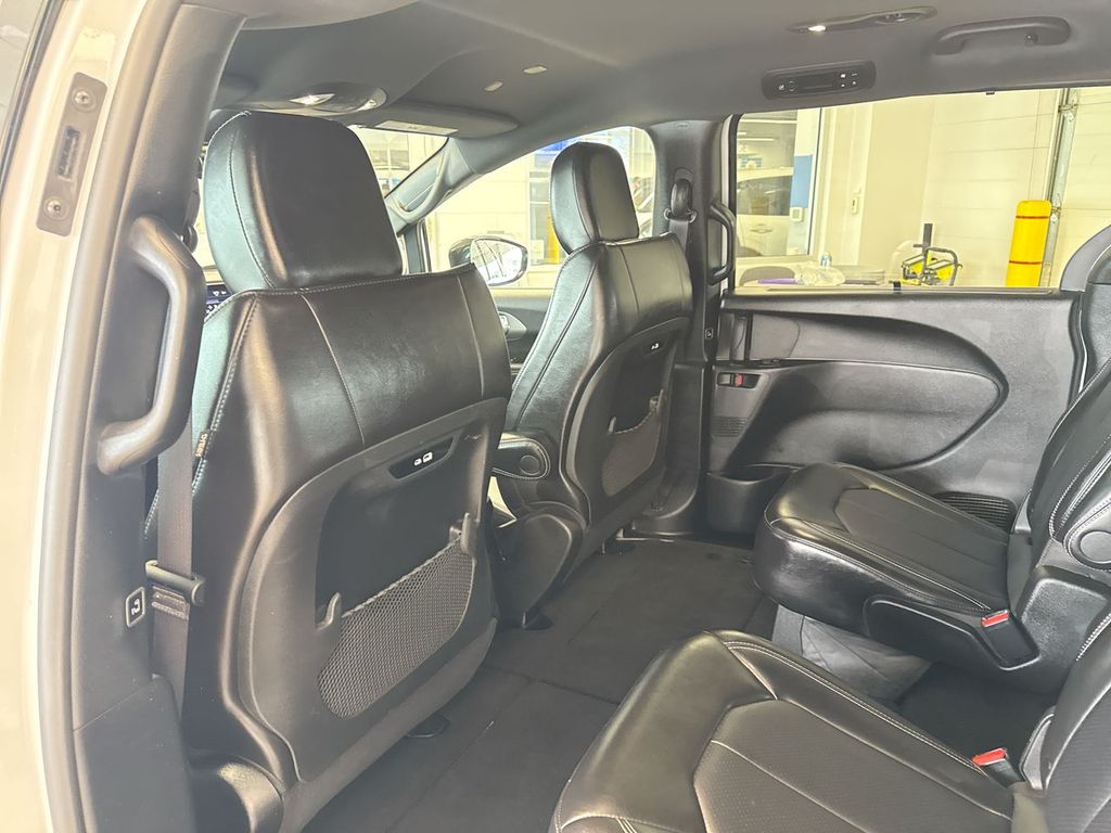 Thumbnail: 2025 Chrysler Pacifica - 13