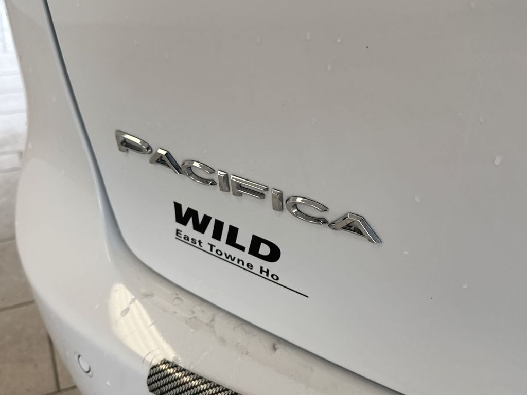 Thumbnail: 2025 Chrysler Pacifica - 24