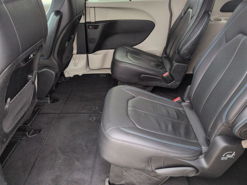 Thumbnail: 2021 Chrysler Pacifica - 26