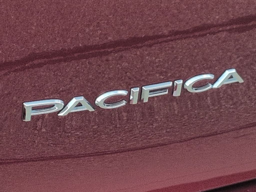 Thumbnail: 2021 Chrysler Pacifica - 24