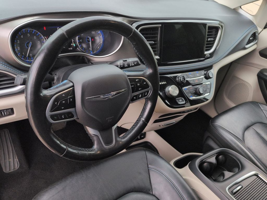 Thumbnail: 2021 Chrysler Pacifica - 2