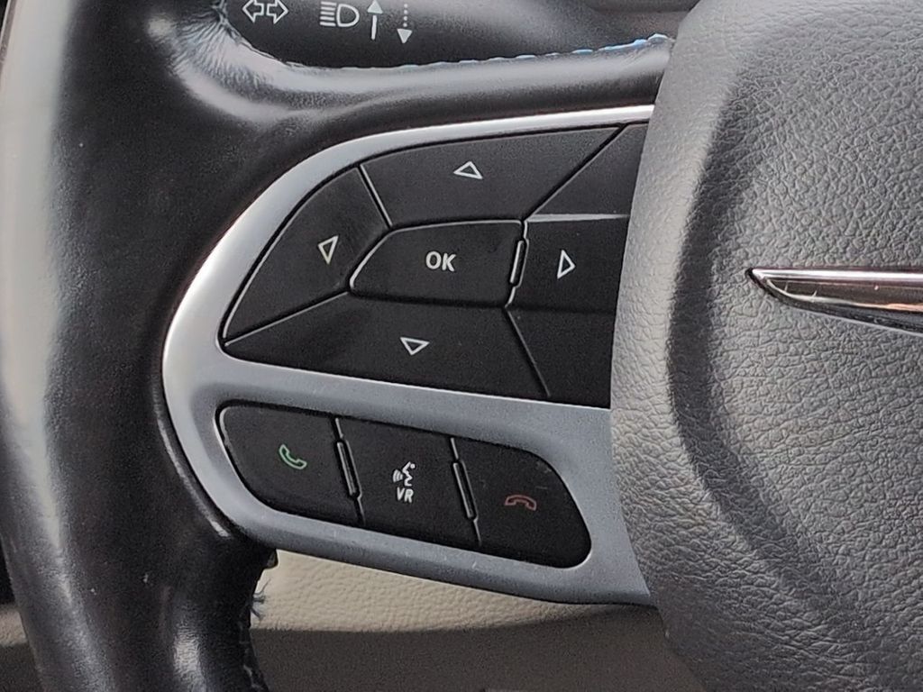 Thumbnail: 2021 Chrysler Pacifica - 30