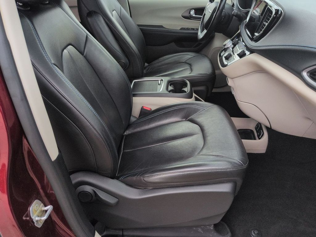 Thumbnail: 2021 Chrysler Pacifica - 29