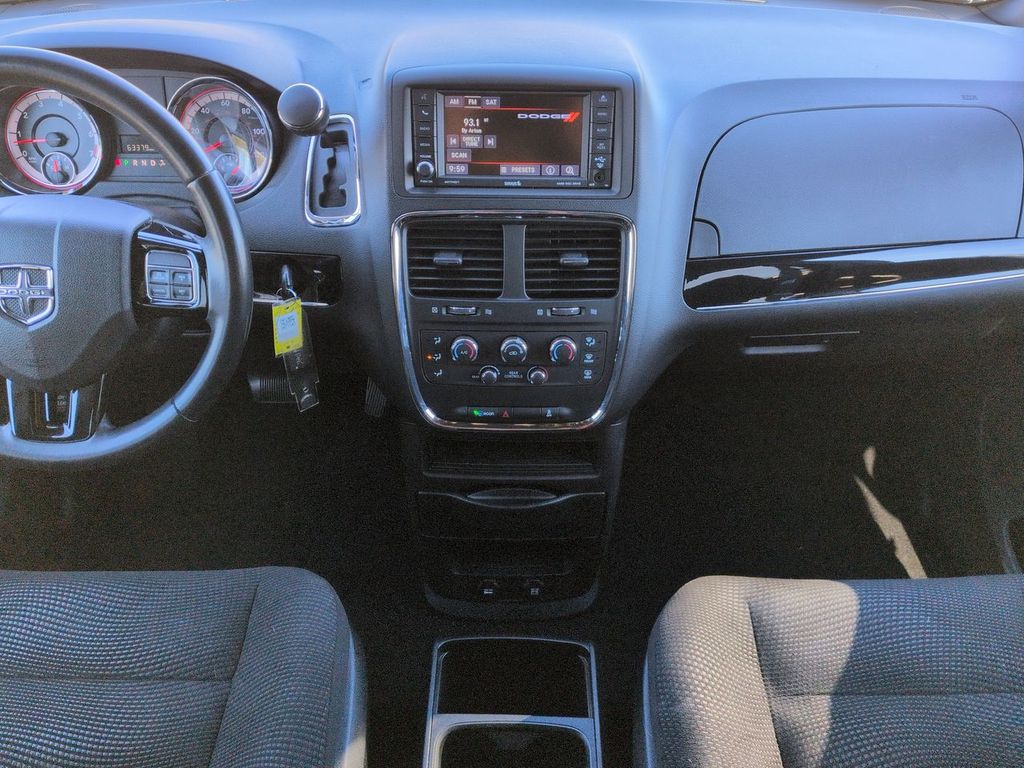 Thumbnail: 2020 Dodge Grand Caravan - 9