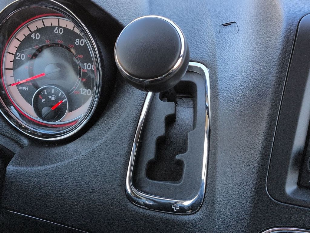 Thumbnail: 2020 Dodge Grand Caravan - 34