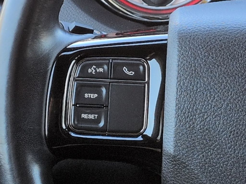 Thumbnail: 2020 Dodge Grand Caravan - 28