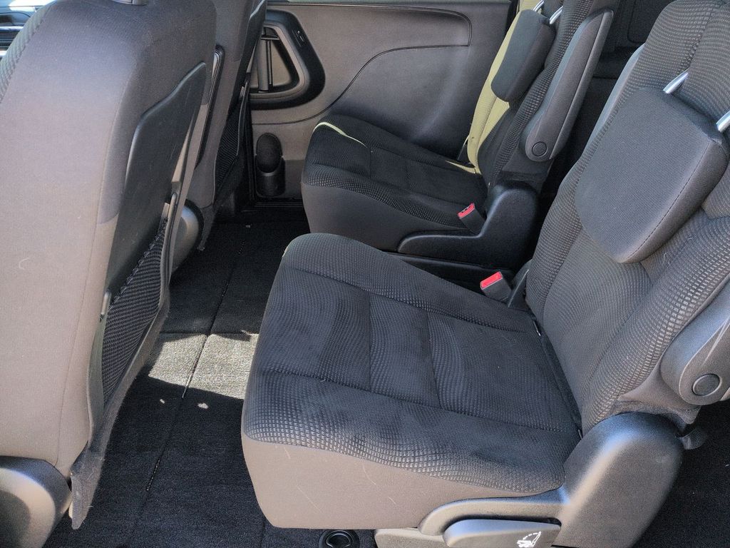Thumbnail: 2020 Dodge Grand Caravan - 12
