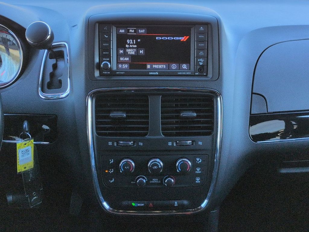 Thumbnail: 2020 Dodge Grand Caravan - 15