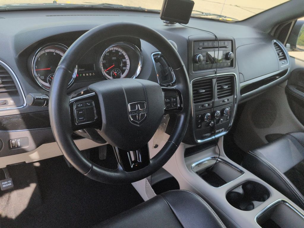 Thumbnail: 2014 Dodge Grand Caravan - 2