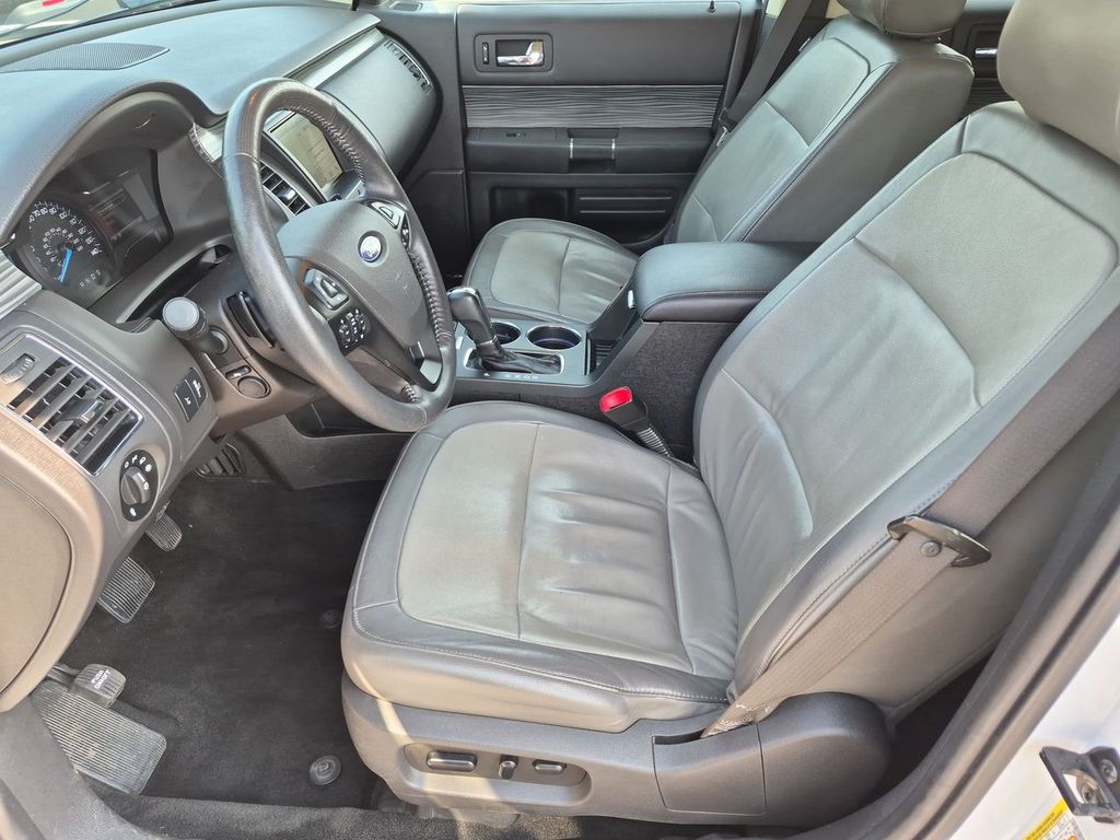 Thumbnail: 2019 Ford Flex - 10