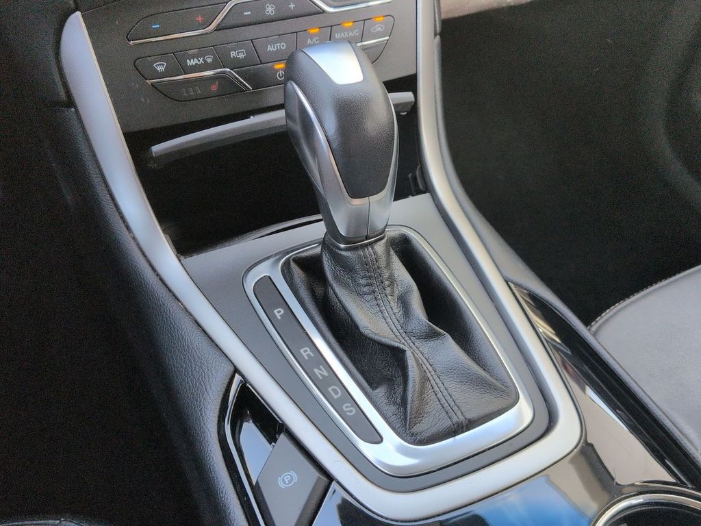 Thumbnail: 2017 Ford Edge - 34