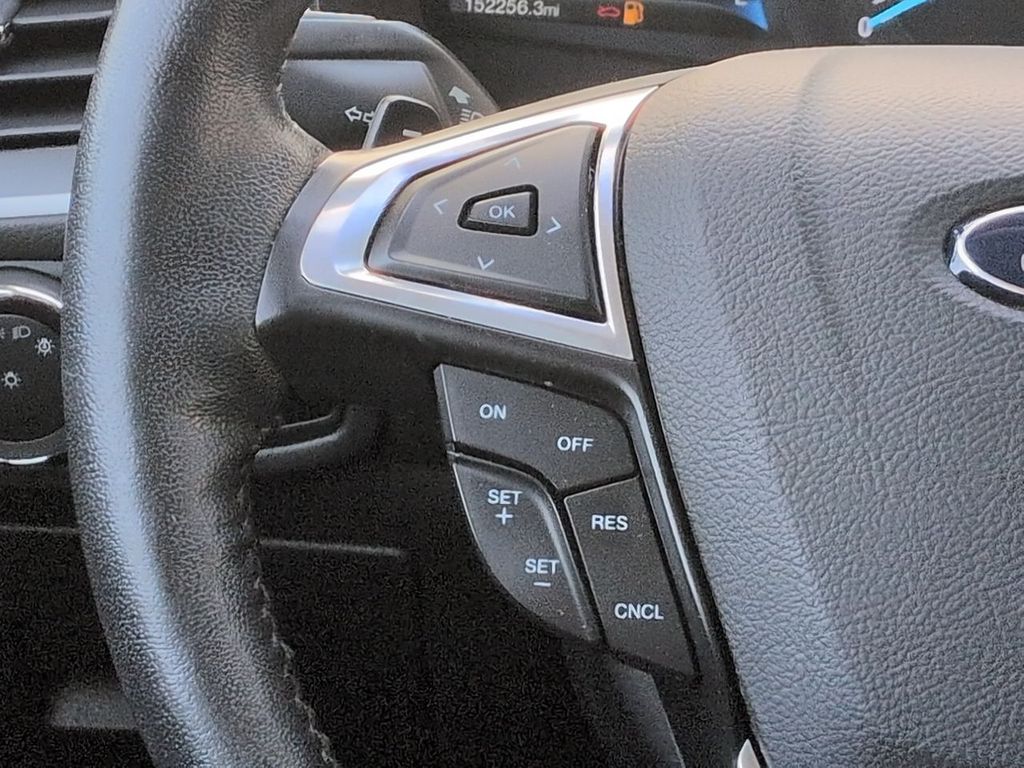 Thumbnail: 2017 Ford Edge - 29