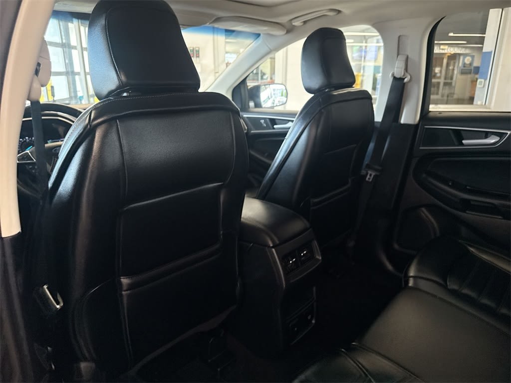 Thumbnail: 2020 Ford Edge - 13