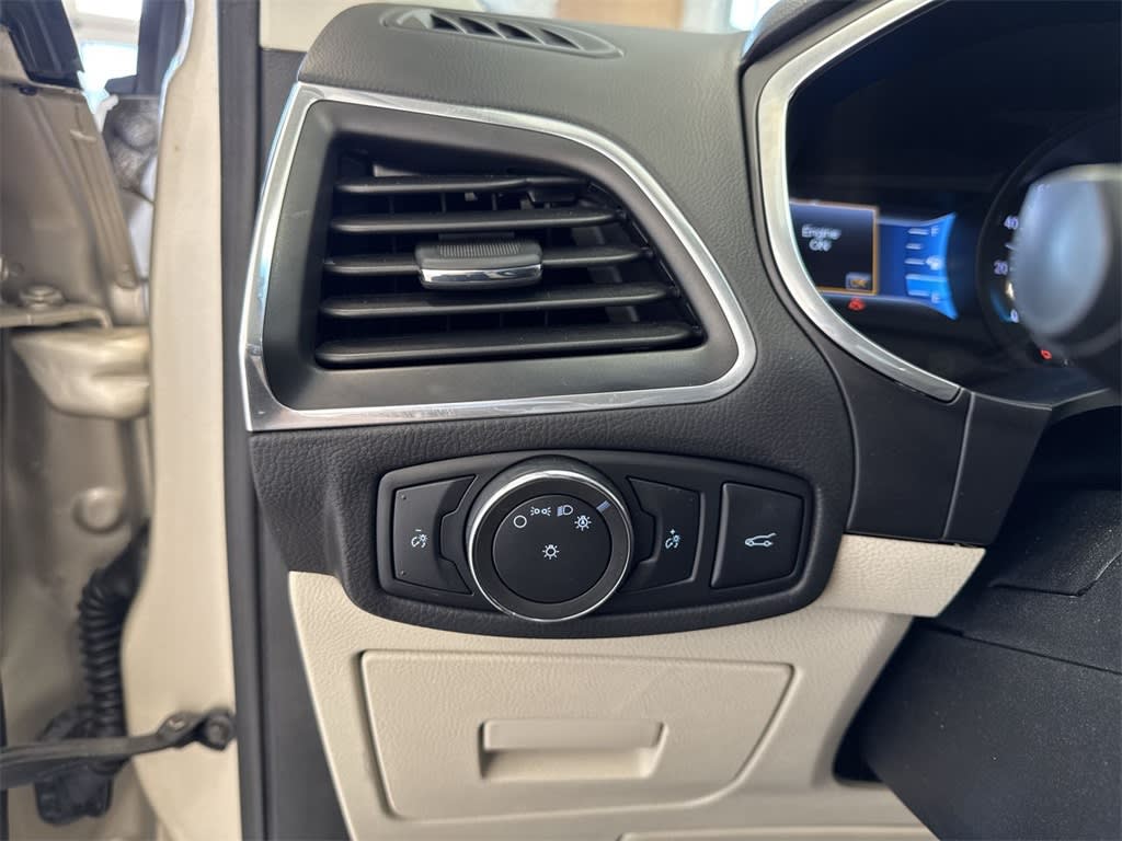2017 Ford Edge Titanium 36