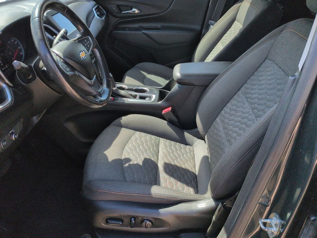 Thumbnail: 2018 Chevrolet Equinox - 10