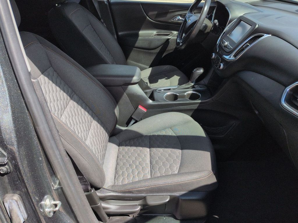 Thumbnail: 2018 Chevrolet Equinox - 11