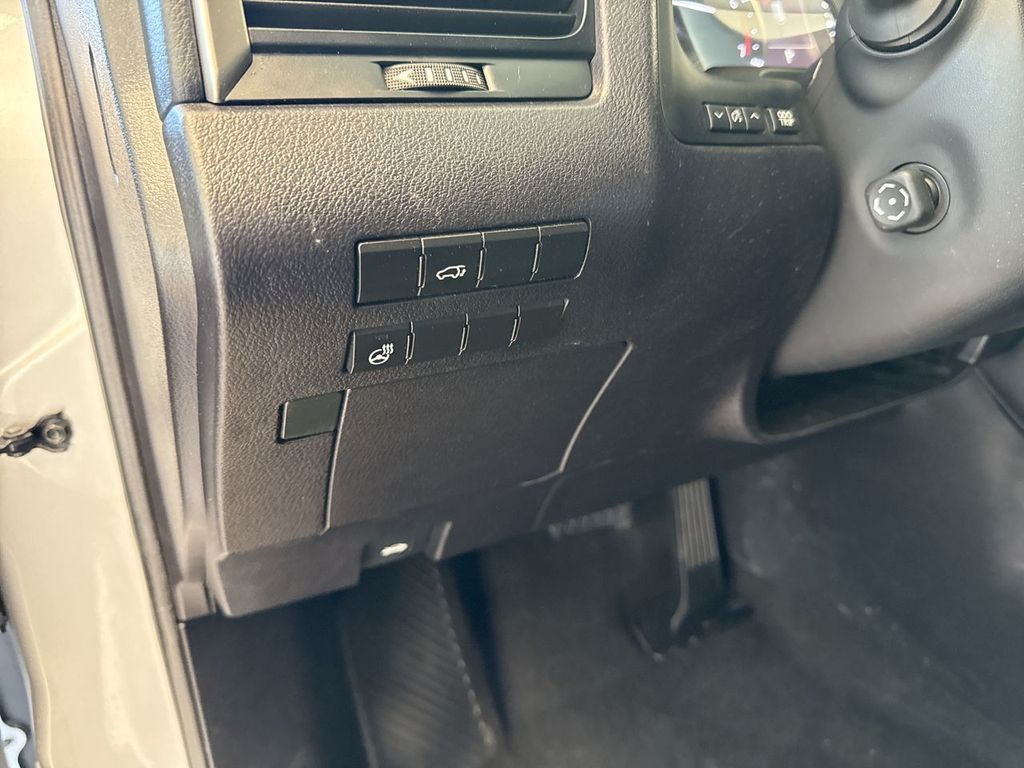 Thumbnail: 2016 Lexus RX - 37