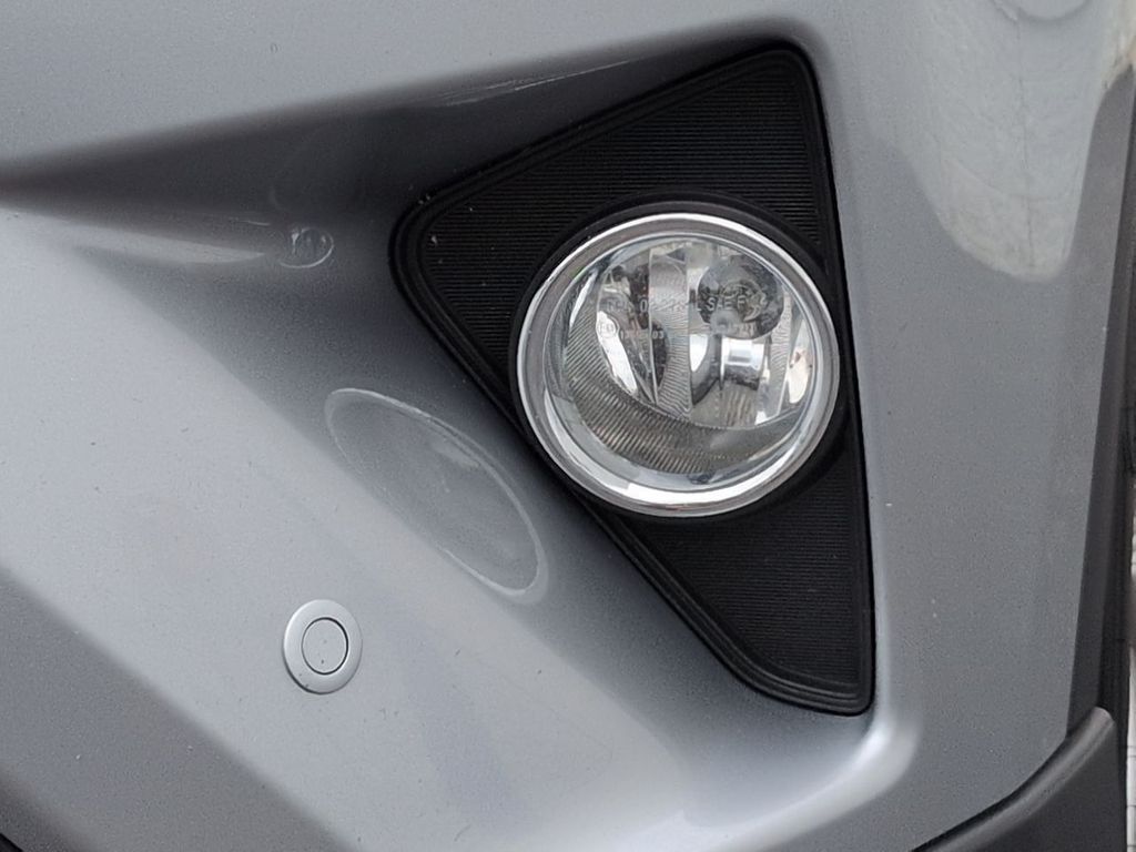 Thumbnail: 2016 Toyota RAV4 - 24