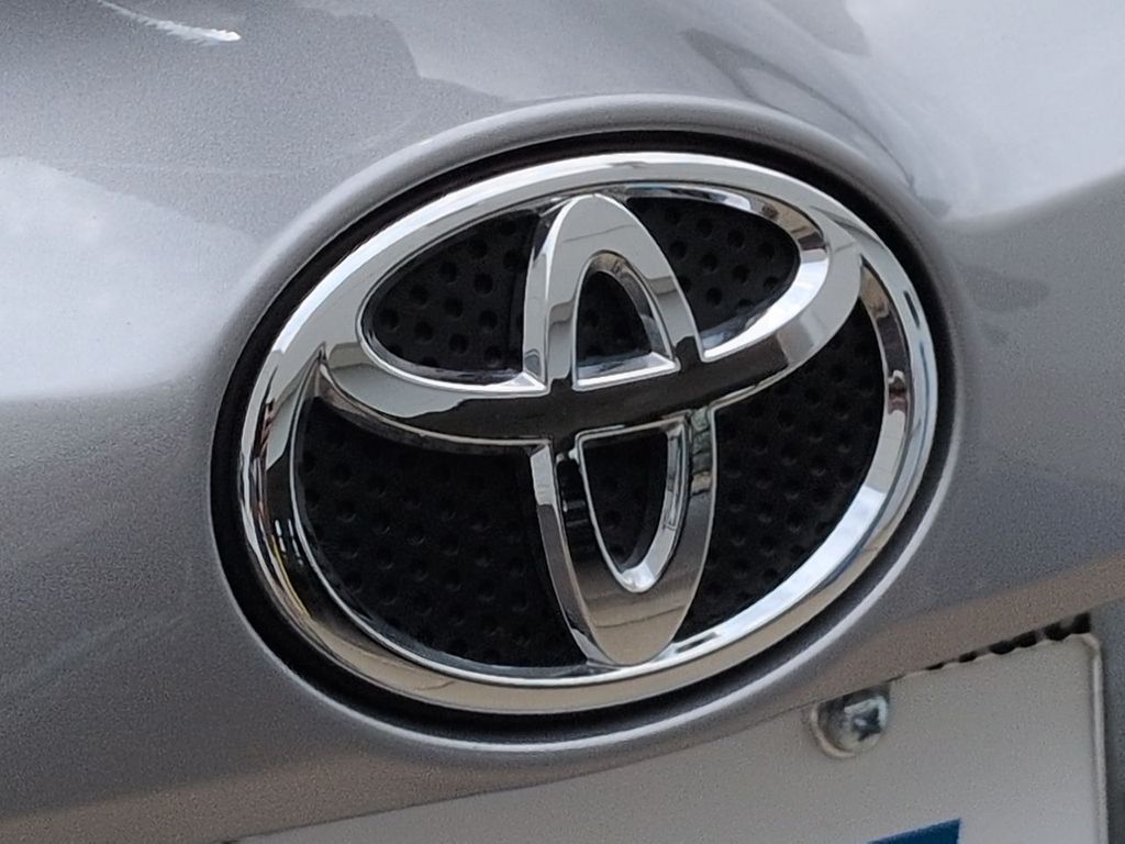 Thumbnail: 2016 Toyota RAV4 - 6