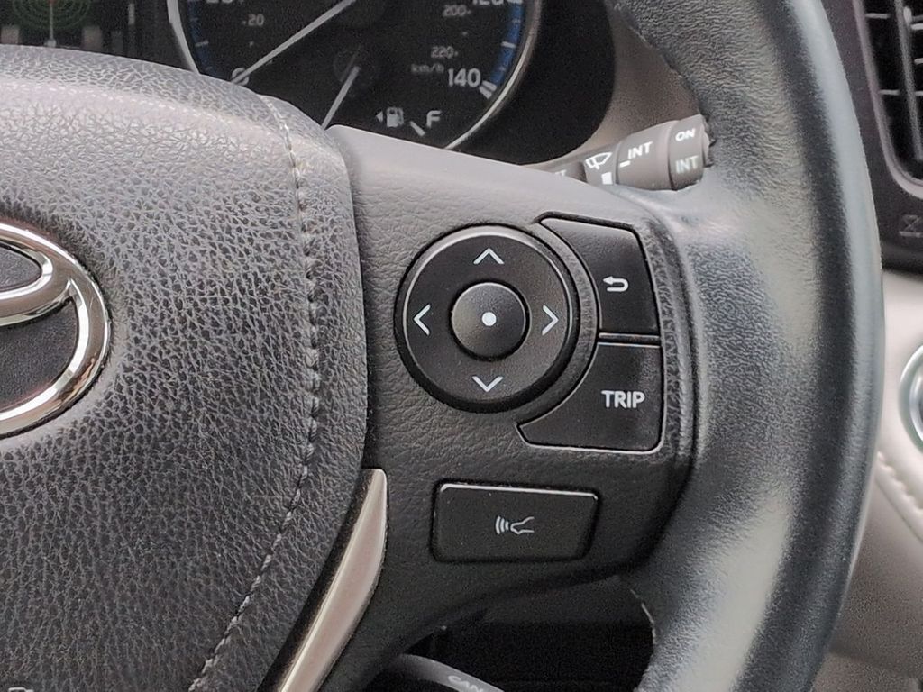 Thumbnail: 2016 Toyota RAV4 - 31