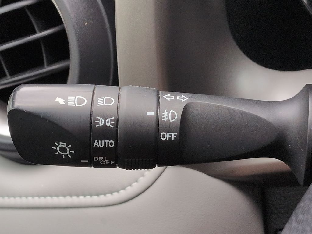 Thumbnail: 2016 Toyota RAV4 - 33