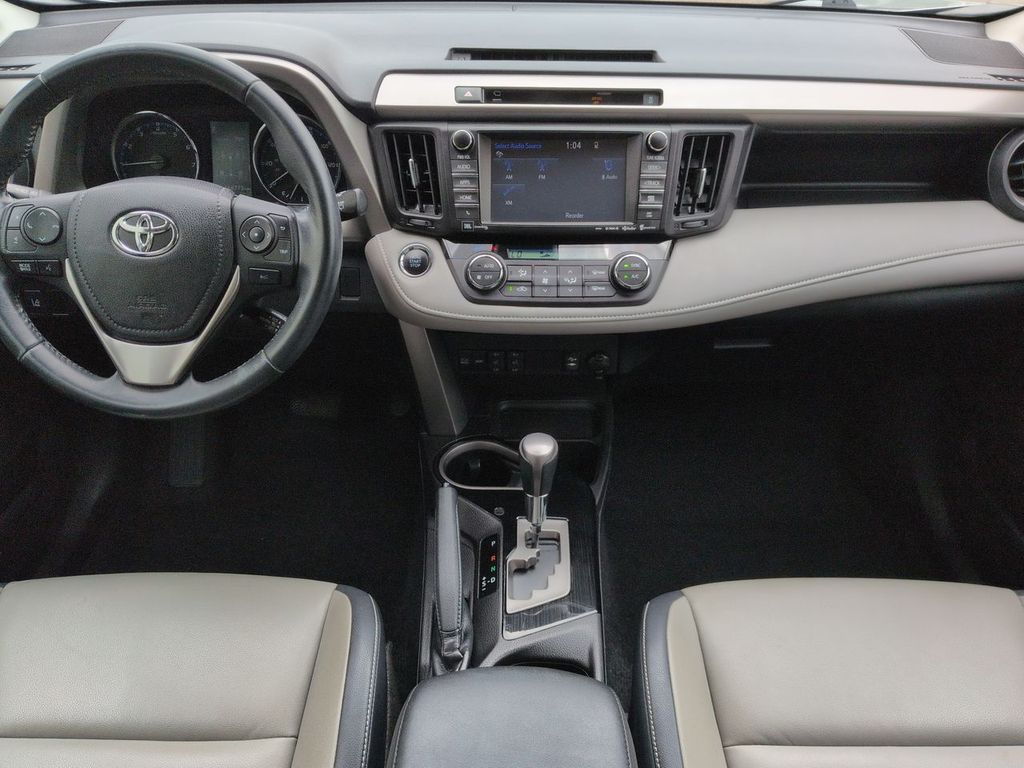 Thumbnail: 2016 Toyota RAV4 - 8