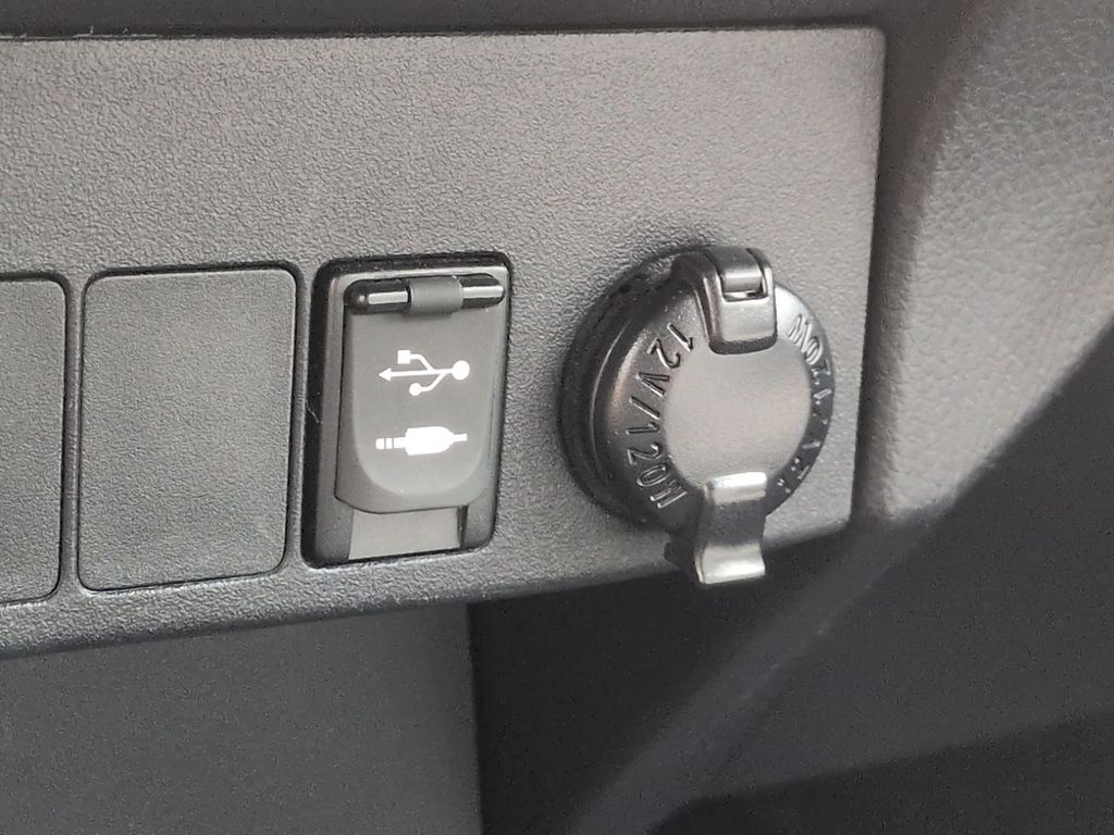 Thumbnail: 2016 Toyota RAV4 - 36