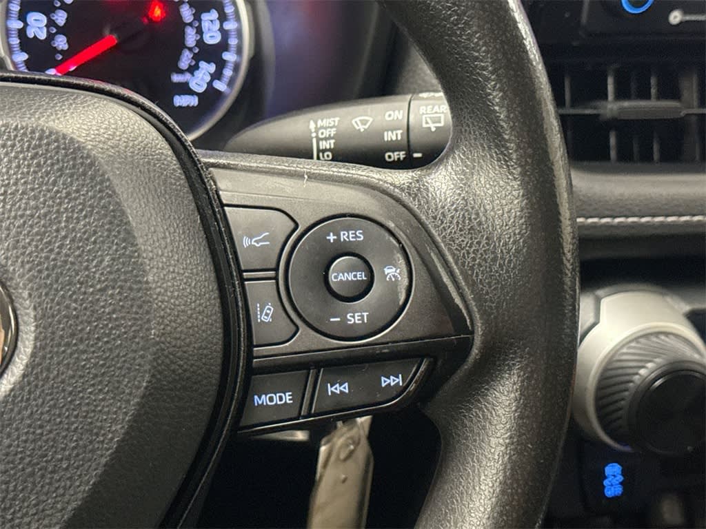 Thumbnail: 2022 Toyota RAV4 - 32