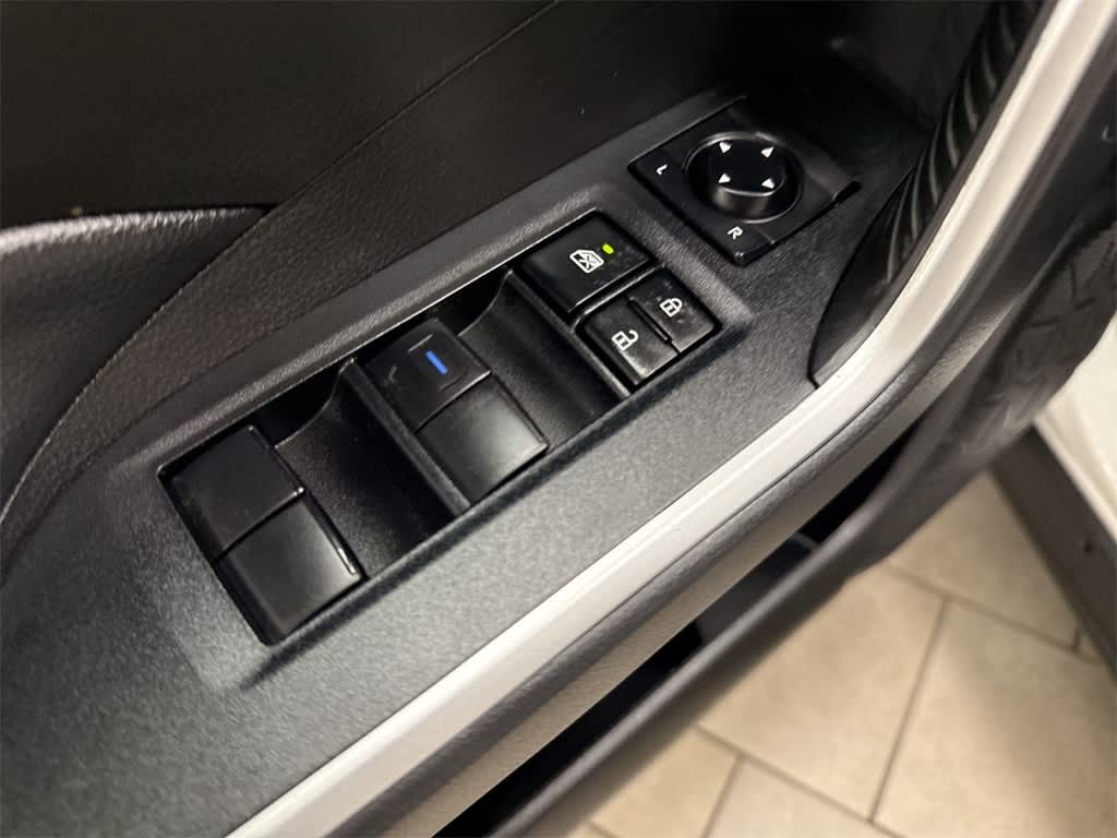 Thumbnail: 2022 Toyota RAV4 - 28