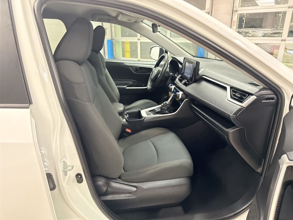 Thumbnail: 2022 Toyota RAV4 - 12