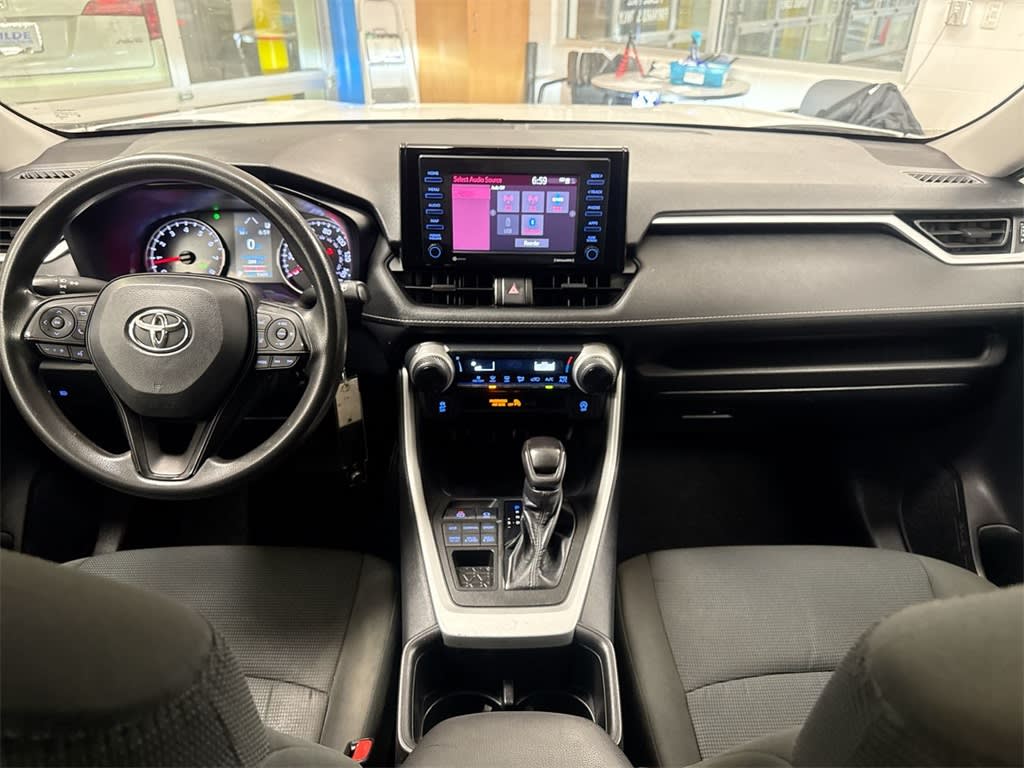 Thumbnail: 2022 Toyota RAV4 - 10