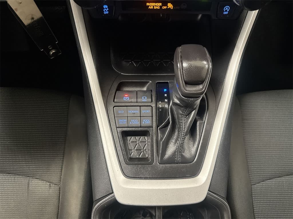 Thumbnail: 2022 Toyota RAV4 - 17