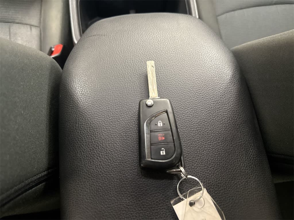 Thumbnail: 2022 Toyota RAV4 - 20