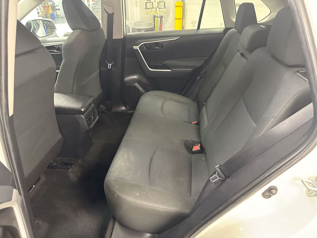 Thumbnail: 2022 Toyota RAV4 - 29