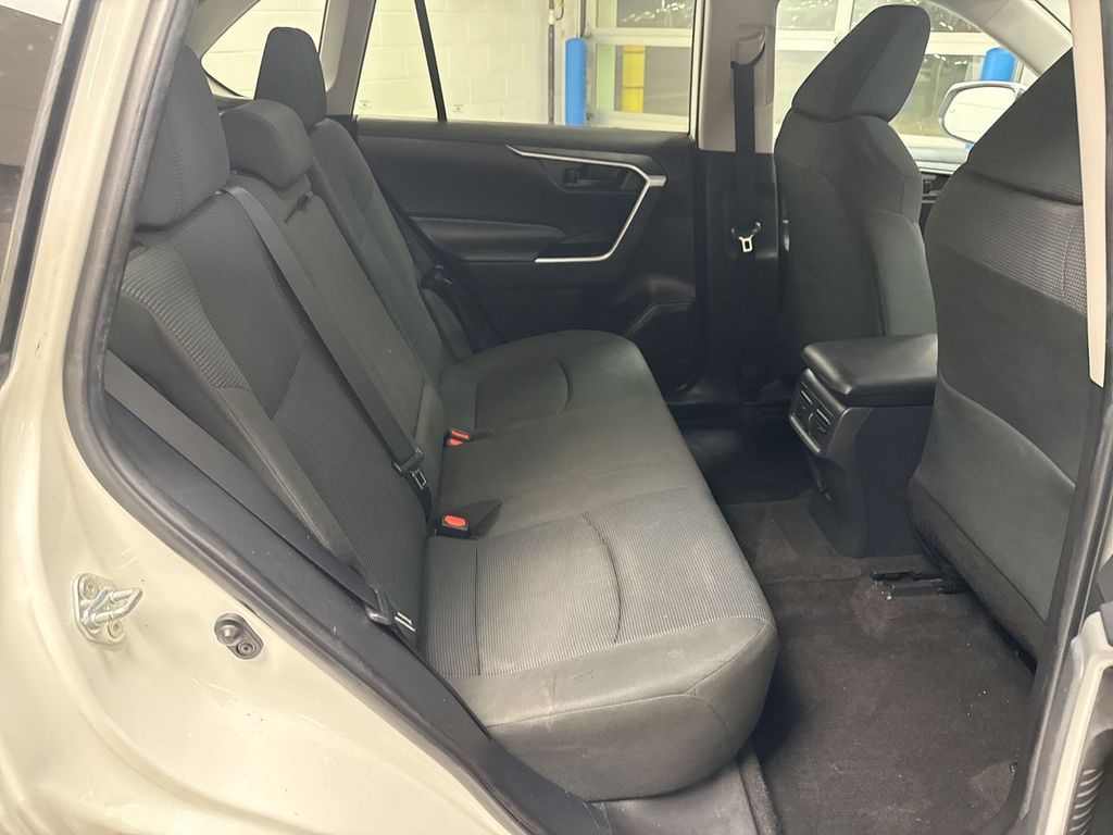 Thumbnail: 2022 Toyota RAV4 - 30