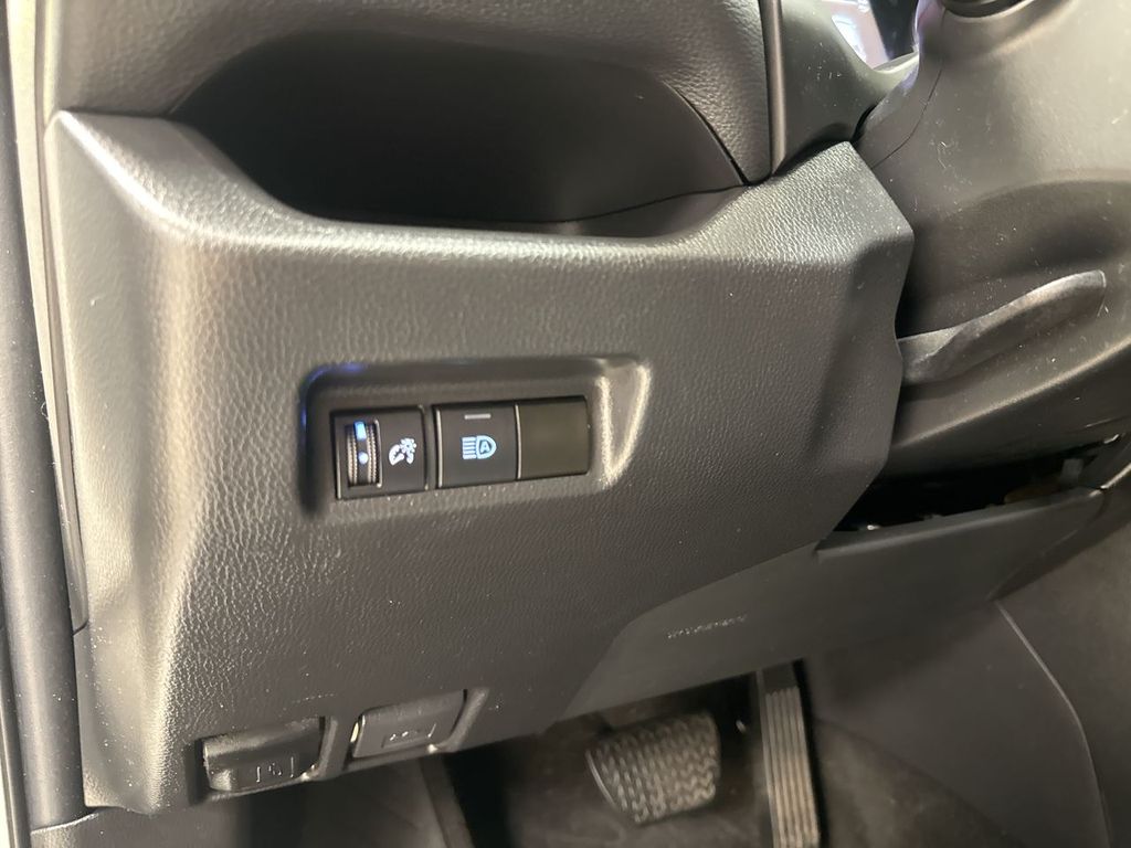 Thumbnail: 2022 Toyota RAV4 - 37