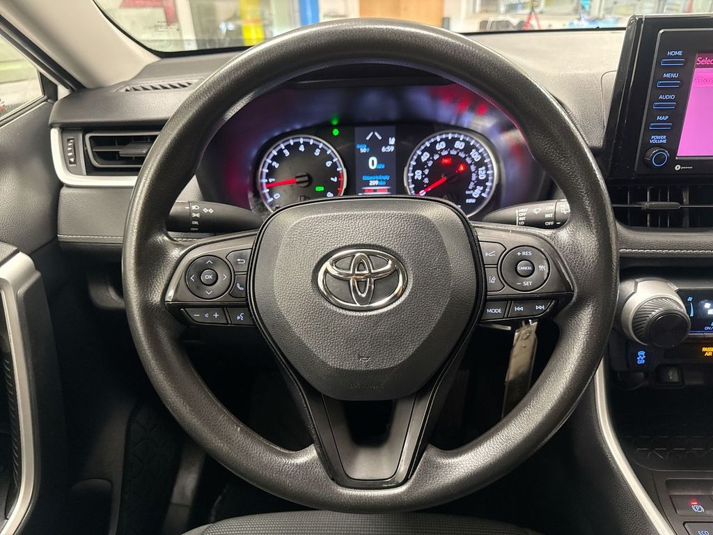 Thumbnail: 2022 Toyota RAV4 - 14