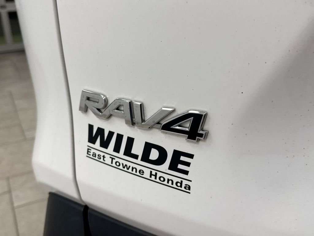Thumbnail: 2022 Toyota RAV4 - 27