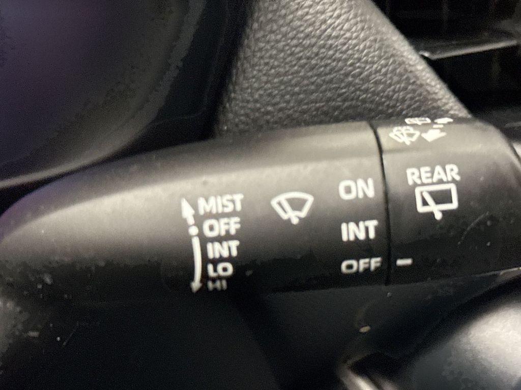 Thumbnail: 2022 Toyota RAV4 - 33