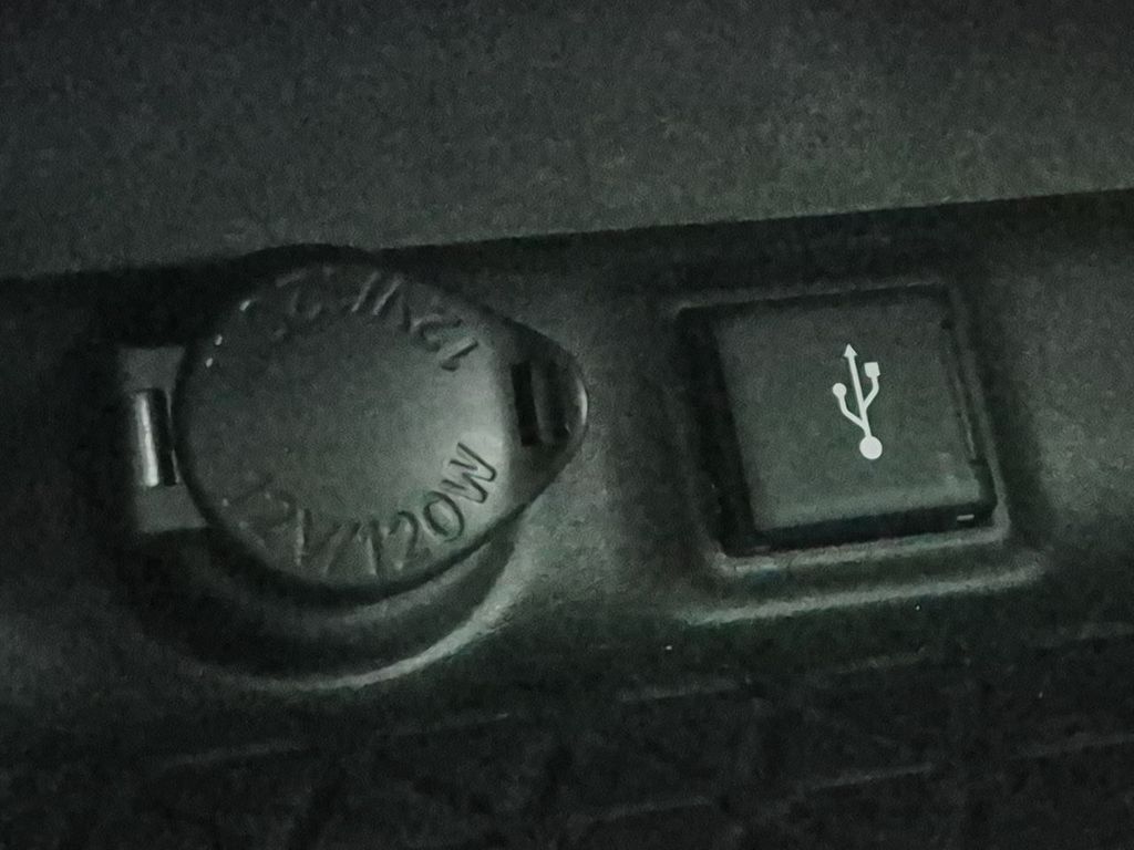 Thumbnail: 2021 Toyota RAV4 - 35