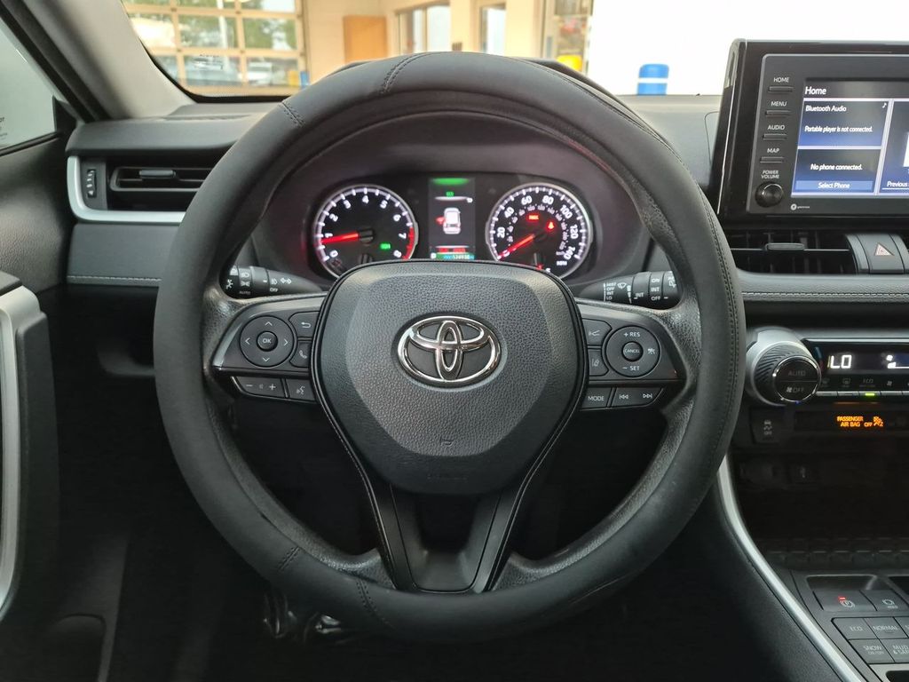 Thumbnail: 2021 Toyota RAV4 - 13