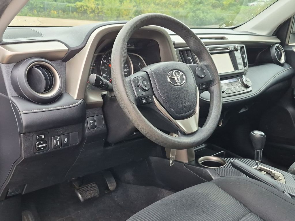 Thumbnail: 2015 Toyota RAV4 - 2