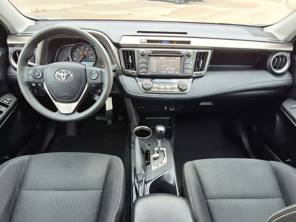 Thumbnail: 2015 Toyota RAV4 - 9
