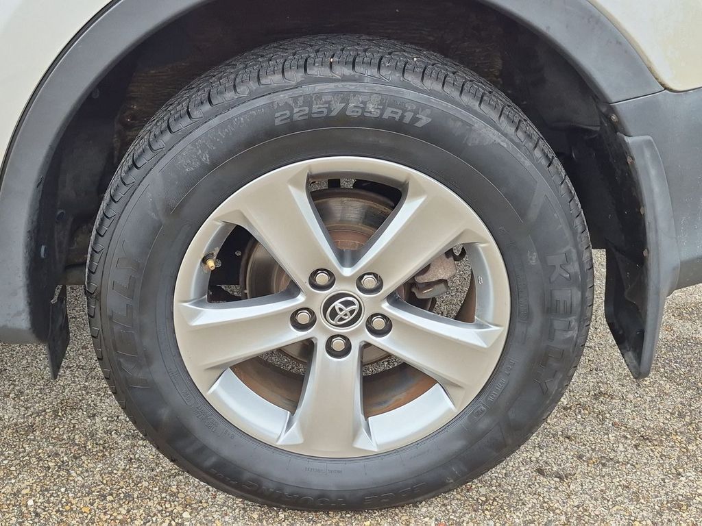 Thumbnail: 2015 Toyota RAV4 - 8